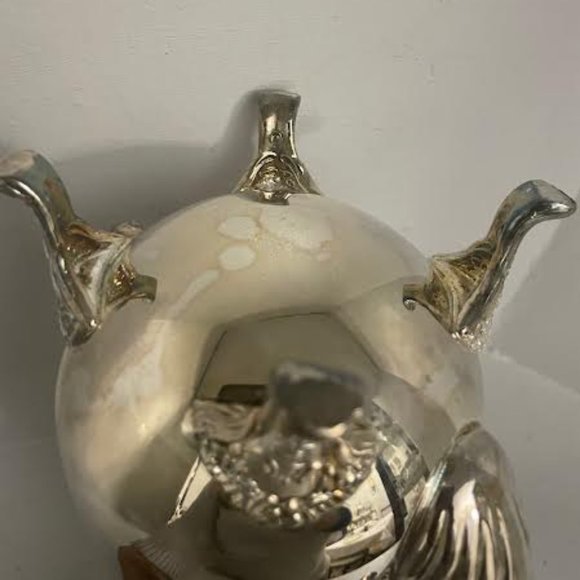 Elegant Polished Silver Plated Tea/Coffee Lidded Pot Vintage Teapot Teaware - Picture 12 of 14